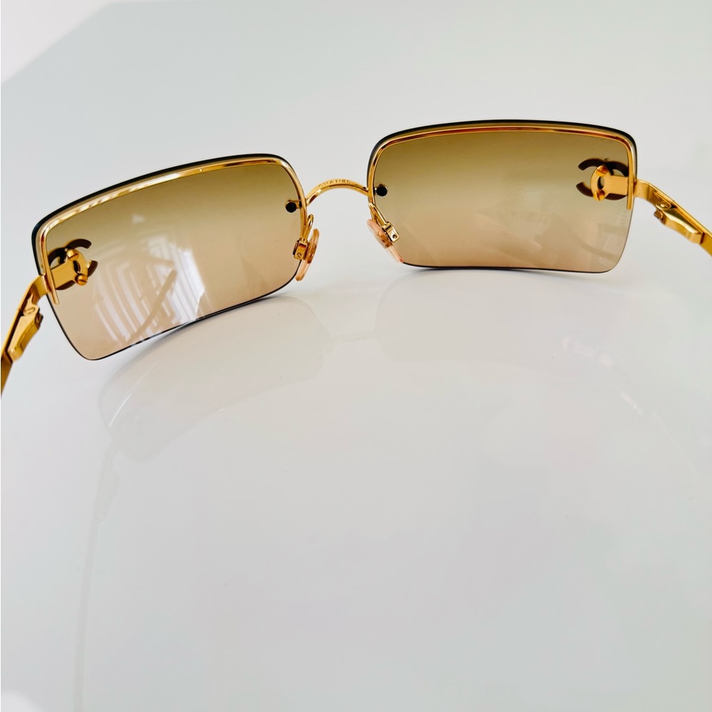 LIKE NEW✨ CHANEL RARE RIMLESS 4104-B Swarovski gold brown sunglasses - Picture 15 of 15